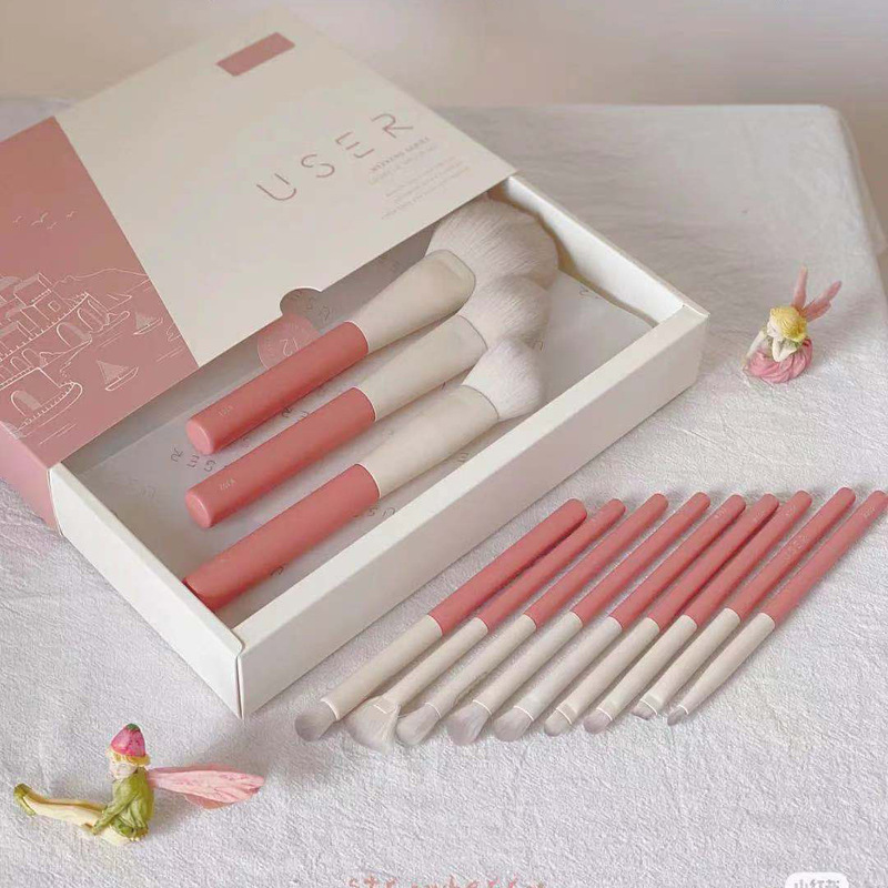 Creamy and fluffy 12 holiday makeup brush set eye shadow brush bionic fur loose powder blush highlighter brush