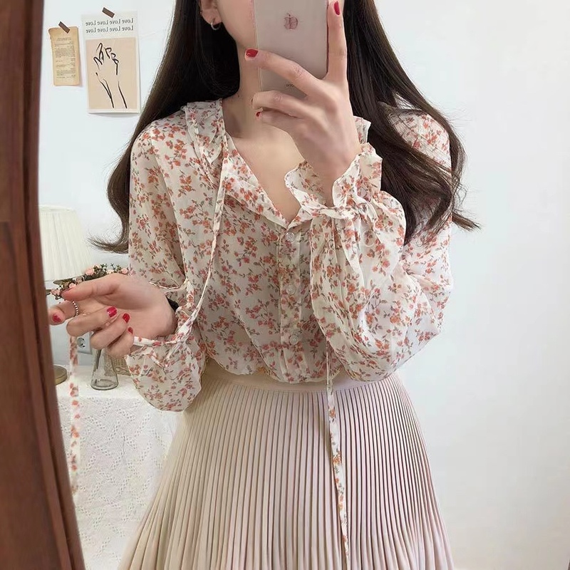 Gentle wind top with puff sleeves to cover the belly, chiffon shirt, fashionable long sleeves, sweet floral shirt, female design