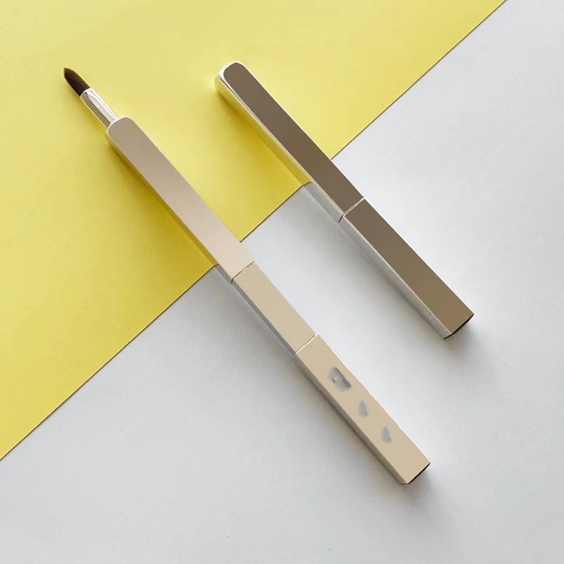 Sijiafran retractable lip brush portable lipstick brush lip line outline brush lip glaze brush small lipstick brush