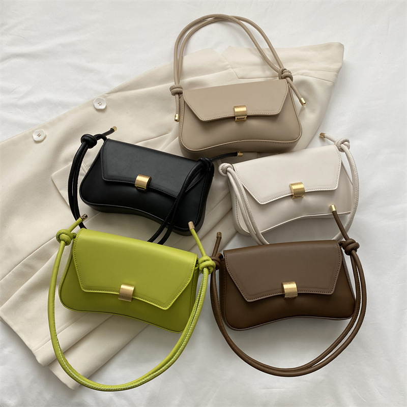 High-end bags for women 2024 new baguette bag, retro portable armpit bag, western style girl's shoulder crossbody bag