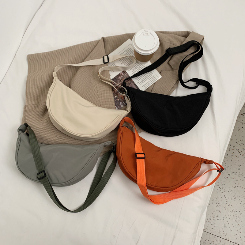 Nylon Crossbody Bag 2024 New Fashion Trendy Dumpling Bag Lightweight Commuting Underarm Bag Large Capacity Simple Shoulder Bag