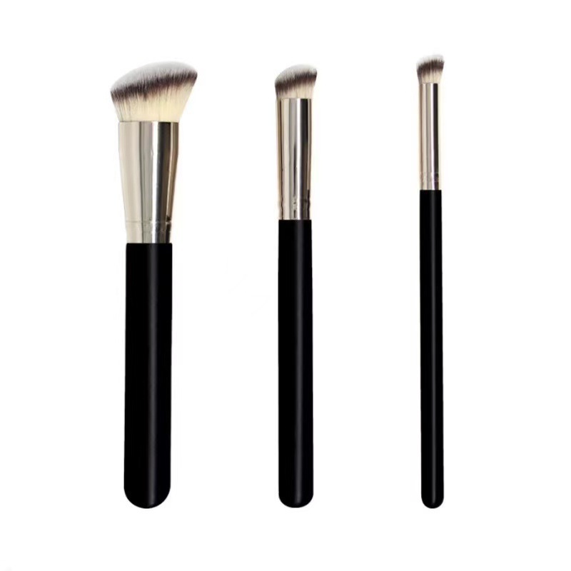 The 270 Concealer Brush leaves no brush marks!  170 foundation brush no powder novice soft hair makeup brush