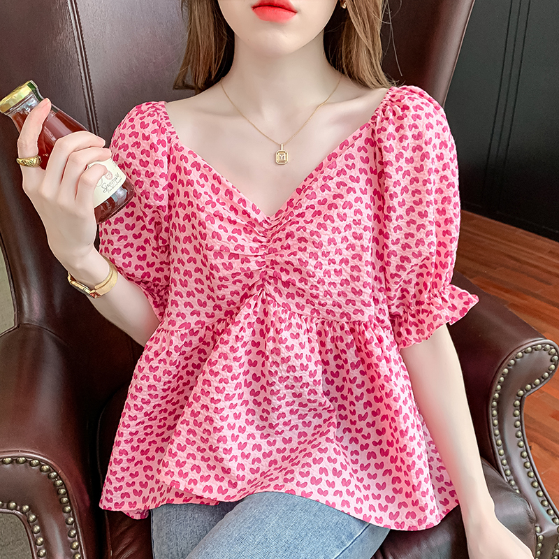 Real shot of plus size women's clothing for fat mm, square collar to cover belly, small floral shirt, short sleeves, puff sleeves, short age-reducing T-shirt