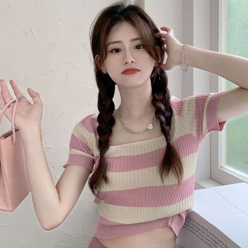 Short striped square neck knitted short-sleeved T-shirt for women summer 2024chic tops sweet and spicy super hot design T-shirt
