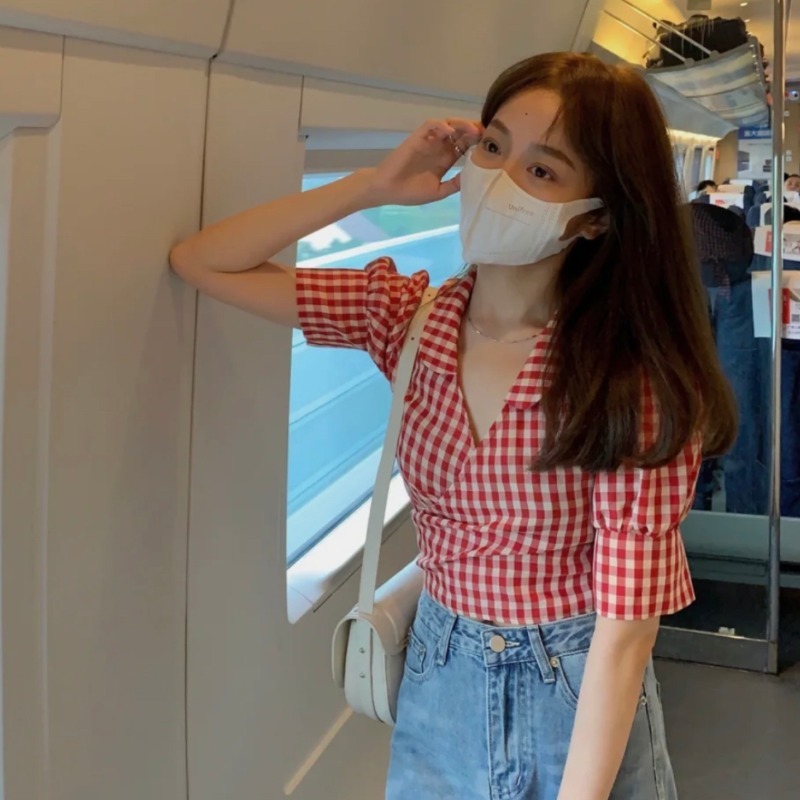 Plaid short-sleeved shirt women's design niche summer 2024 new style French waist puff sleeve short top