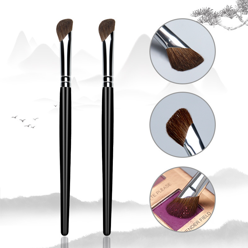 Sickle-shaped nose shadow brush, pony hair, oblique head contouring brush, mountain root nose wing, smudged eye shadow brush, makeup brush, animal soft hair