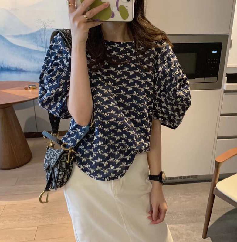 2024上衣女夏新款質棉麻短袖襯衫設計感鏤空刺繡法式復古泡
