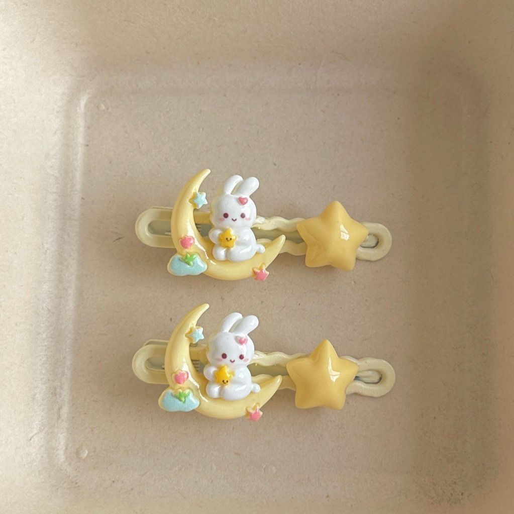 Rabbit hair clip sitting on the moon Cute and sweet girl heart star student bangs hair clip