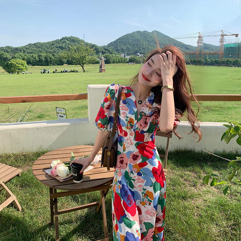 女裝法式復古V領碎花連衣裙胖妹妹夏收腰沙灘裙泡泡袖長裙