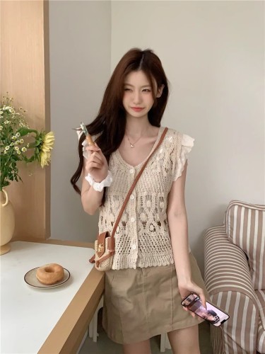 French hollow crochet lace stitching V-neck flying sleeve knitted blouse 2024 early spring new women's top