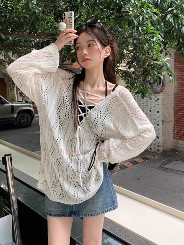 American retro lazy style hollow outer blouse for women summer thin hot girl V-neck slim loose knitted top