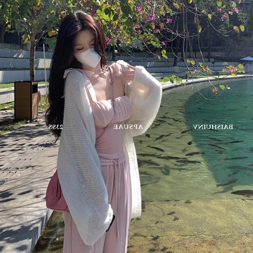 Soft waxy sun protection knitted cardigan thin women's suspender dress with blouse summer shawl ice silk vest jacket