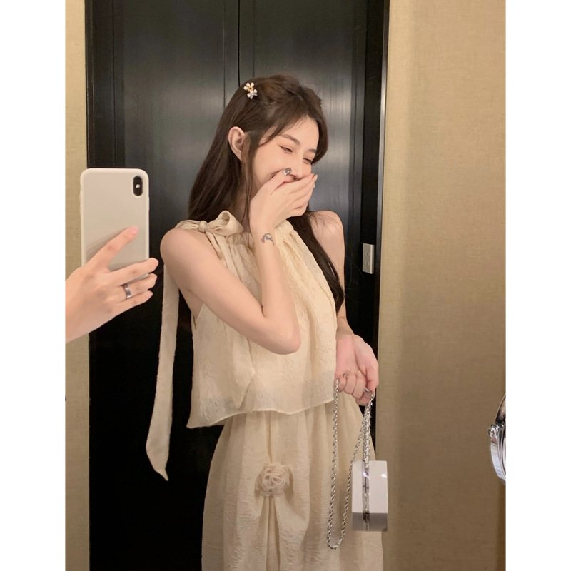 實拍 立體玫瑰壓花褶皺削肩娃娃衫吊帶+半裙配山茶花胸針女