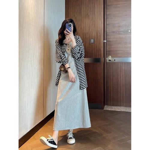 2024 new Korean style casual dress mid-length two-piece set for women spring and summer slim floral gray first love style