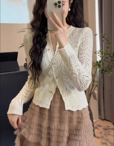 [Queen of Temperament] Designed apricot crochet hollow sweater for women 2024 new single-breasted cardigan top