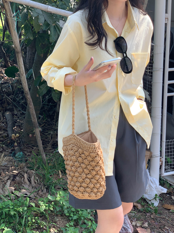 Actual shot of spring and summer 2024 simple Korean style pocket small lapel shirt single-breasted long-sleeved stacked shirt for women white