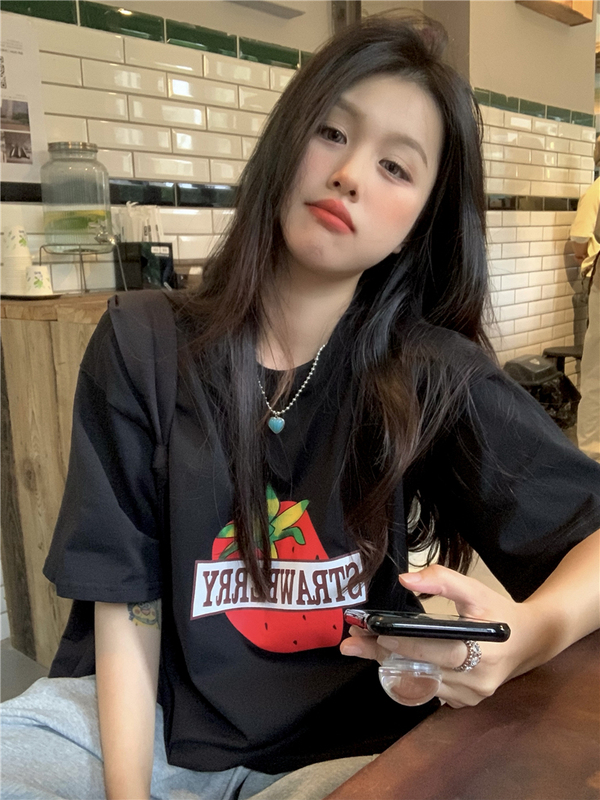 Real shot chic fun strawberry print short-sleeved T-shirt simple cotton versatile loose round neck top