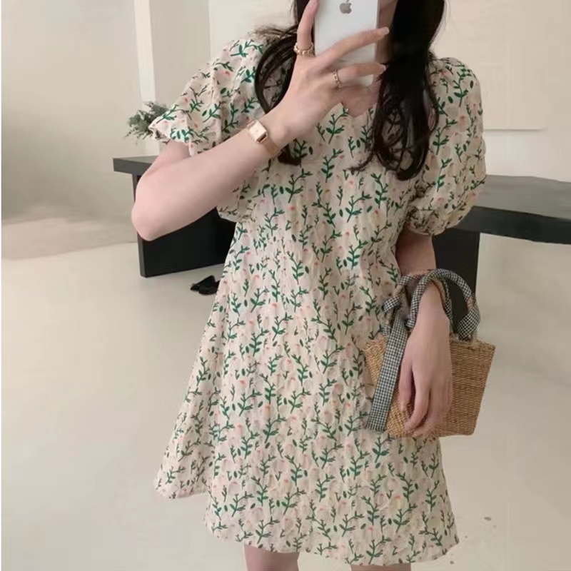 新款夏季大碼法式小清新寬鬆碎花短裙子2024胖MM設計感減齡連衣裙