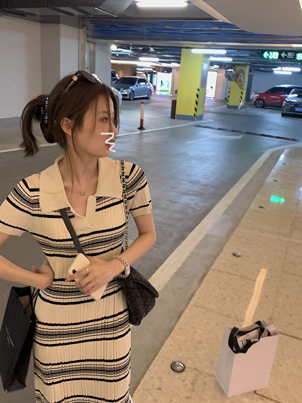 烏77韓系條紋polo領針織連衣裙女氣質修身顯瘦豎坑條短袖長裙夏季