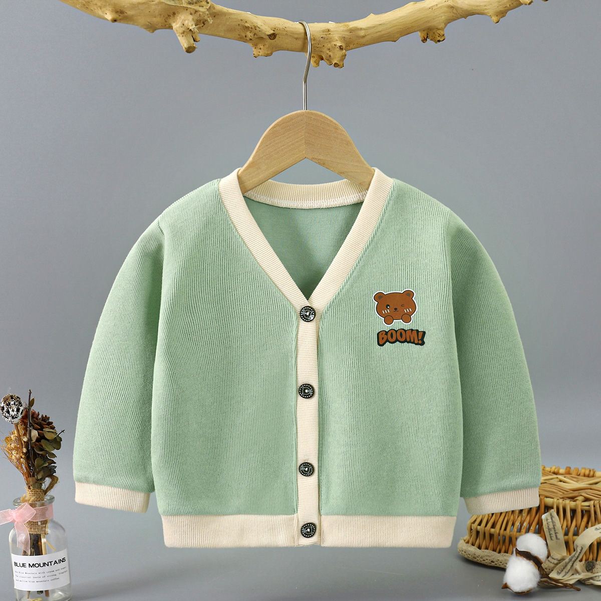 New children's knitted jackets for boys and girls, spring and autumn Korean style bottoming shirts, cardigans, baby fashion knitted sweaters tops