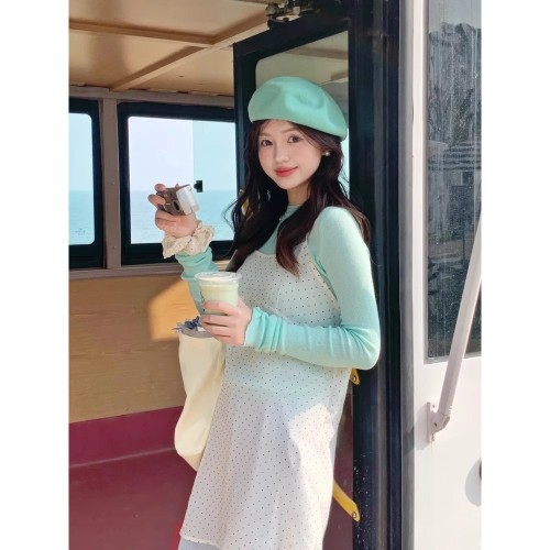 ***Japanese sweet mint green round neck right shoulder long-sleeved T-shirt women's spring elastic slim long-sleeved bottoming shirt top