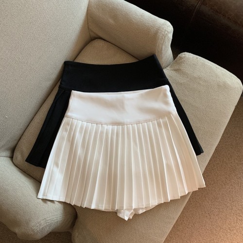 Real shot of summer versatile high-waisted college style pleated skirt for girls.
