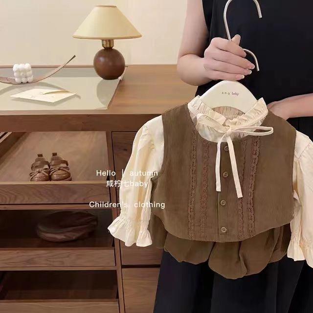 Girls' Autumn Clothing Set New Internet Celebrity Fashionable Children's Shirt Vest Vest Shorts Three-piece Set