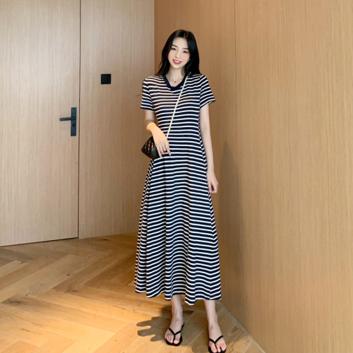 Actual shot ~ Korean style women's casual short-sleeved striped dress, round neck, wide swing skirt, European and American style lazy long skirt