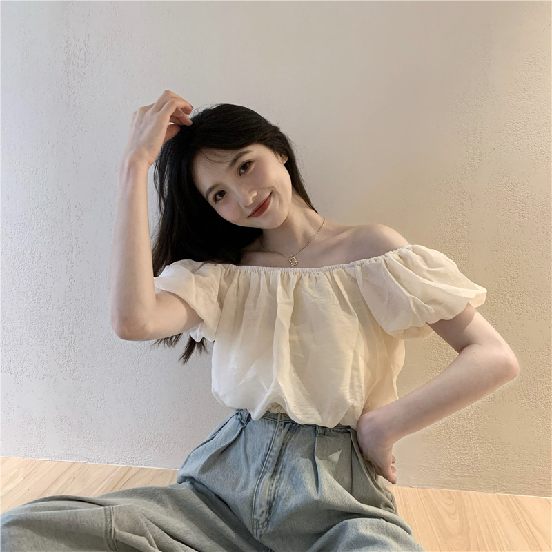 Actual shot of Korean version of age-reducing puff sleeves, one-shoulder, sweet, short and nice-looking short-sleeved tops