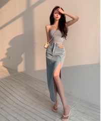 Actual shot of side slit denim skirt for women, high-waisted A-line mid-length hip-hugging skirt, versatile and loose