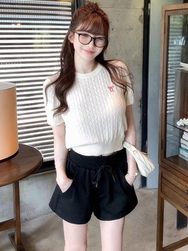 Short-sleeved sweater for women, summer 2024 new slim fit, fashionable and stylish bow short top