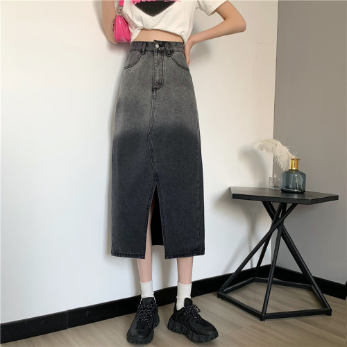 Real shot of retro washed distressed denim skirt for women in autumn high-waisted slim A-line skirt long skirt