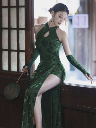 Real-stock two-piece set with chest pad, retro improved Chinese style dance suit, advanced green flocking slim fit suit