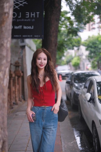 DUODUO 2024 new hot girl red knitted tube top for women early spring outer wear sexy short top