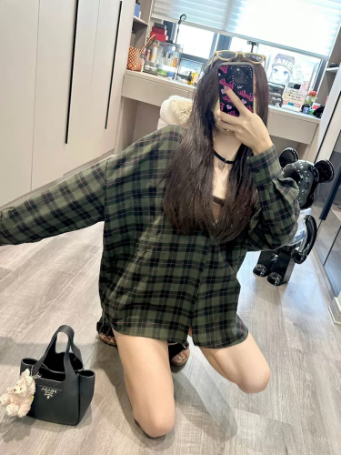 Retro chic green plaid shirt for women in autumn and winter loose lazy style mid-length shirt jacket cardigan outer wear