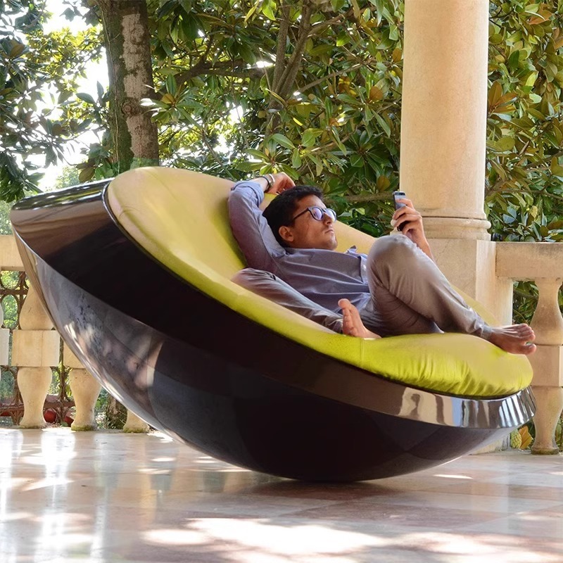 Tumbler UFO flying saucer single chair Italian armrest Internet celebrity rocking chair designer fiberglass special-shaped leisure