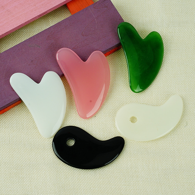 Manufacturer resin heart-shaped scraping sheet massage back neck waist scraping sheet beauty salon whole body scraping sheet