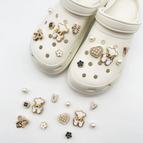 Crocs DIY accessories cartoon bear decorative buckle three-dimensional shoe flower removable shoe buckle cross upper accessories