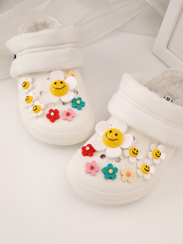 Croc Shoes Garden Shoes Cartoon Shoe Buckle Accessories Cute DIY Sunflower Shoe Ornaments Decorative Shoe Flower Shoe Buckle