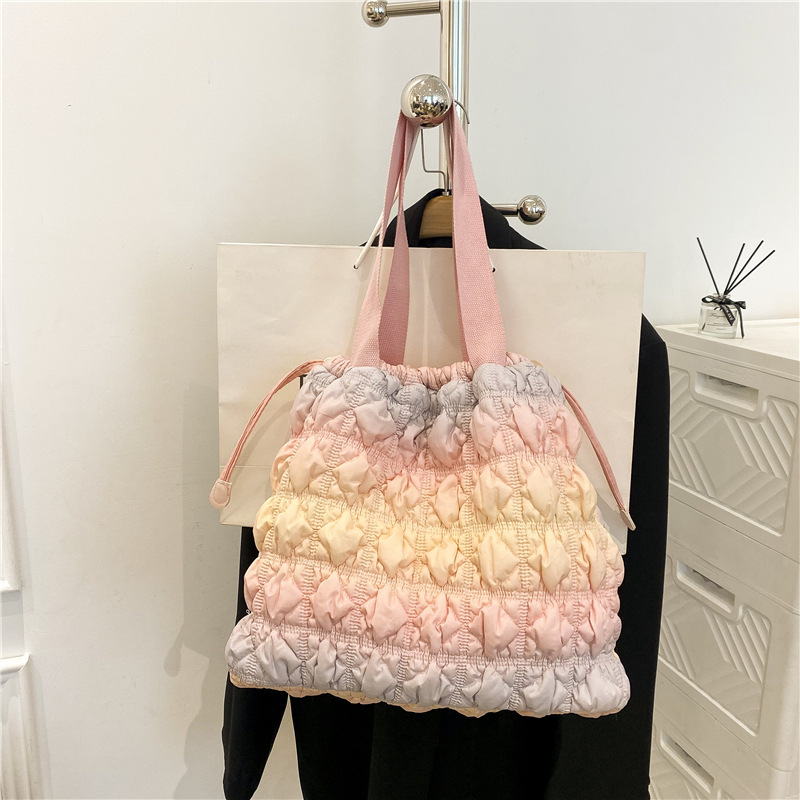 Korean new women's bag, down cotton shoulder bag, fashionable rhombus bubble bag, large capacity tote bag, pleated cloud bag