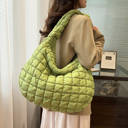 2024 New Pleated Cloud Bag Women's L Size Large Shoulder Bag Large Capacity Bubble Messenger Bag Korean Tote Bag