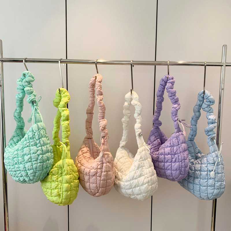 2024 New Single Shoulder Underarm Bag Women Korean Fashion Down Jacket Portable Crossbody Dumpling Bag Pleated Cloud Bag