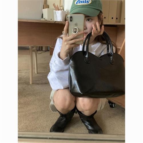 Bags for women autumn and winter new Korean ins retro commuter portable shoulder bag large capacity crossbody bag black