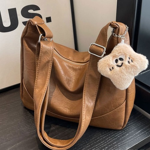 Large-capacity underarm tote bag for women, trendy new winter simple, lightweight and versatile single shoulder crossbody bag