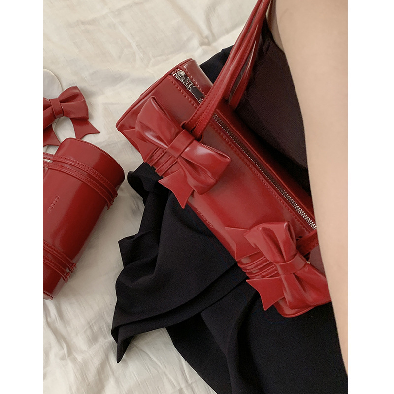 Niche high-end armpit bag women's bag summer 2024 new fashion pillow bag hand crossbody bag red bag