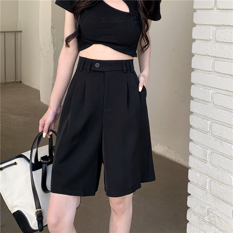 Actual shot of suit shorts for women, thin, high-waisted, a-line, loose, casual, wide-leg, five-point pants
