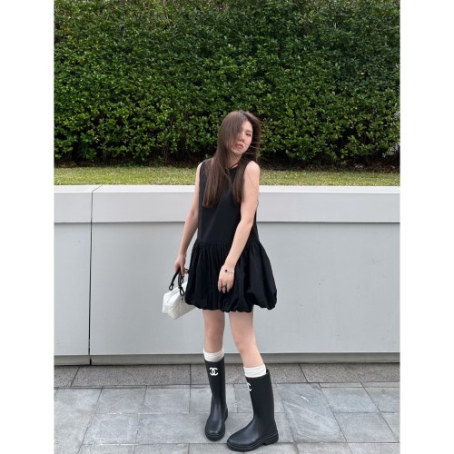 Korean-style white sleeveless backless dress for women, summer gentle breeze temperament dress, petite size loose bell short skirt