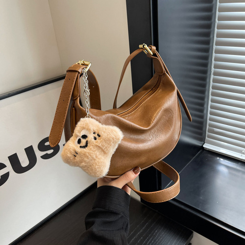 This year's popular bags for women are new fashion solid color texture shoulder bag retro commuter crossbody dumpling bag