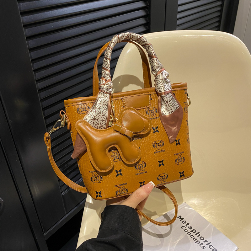 Trendy crossbody bag autumn new bag women's fashion simple portable bucket bag casual personality shoulder bag
