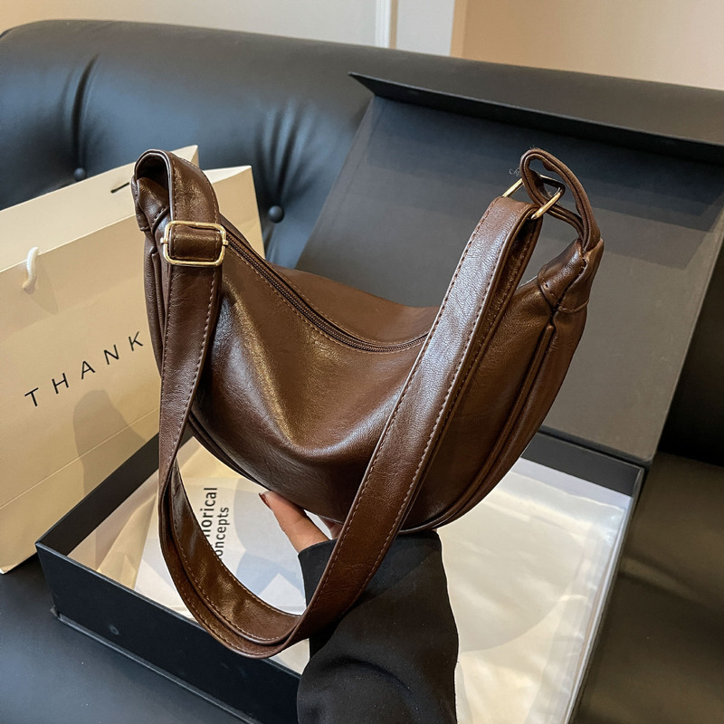 Large-capacity bag women's new autumn and winter trendy niche design single shoulder crossbody bag high-end retro dumpling bag